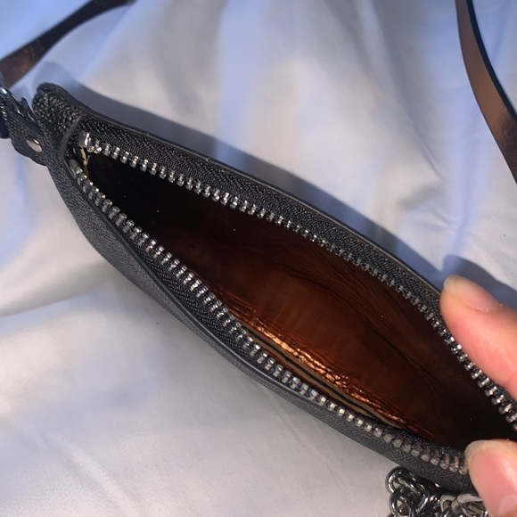 NWOT Michael Kors Black MK Belt Bag with Pull Chain. Perfect size for iPhone too - Picture 3 of 7